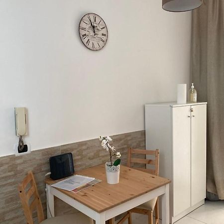 Hôtel La Casa Di Flo à Naples Extérieur photo
