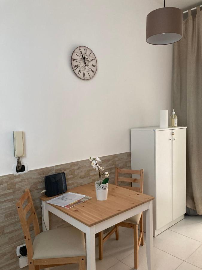 Hôtel La Casa Di Flo à Naples Extérieur photo